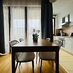 Bp-est Cp Apartment *